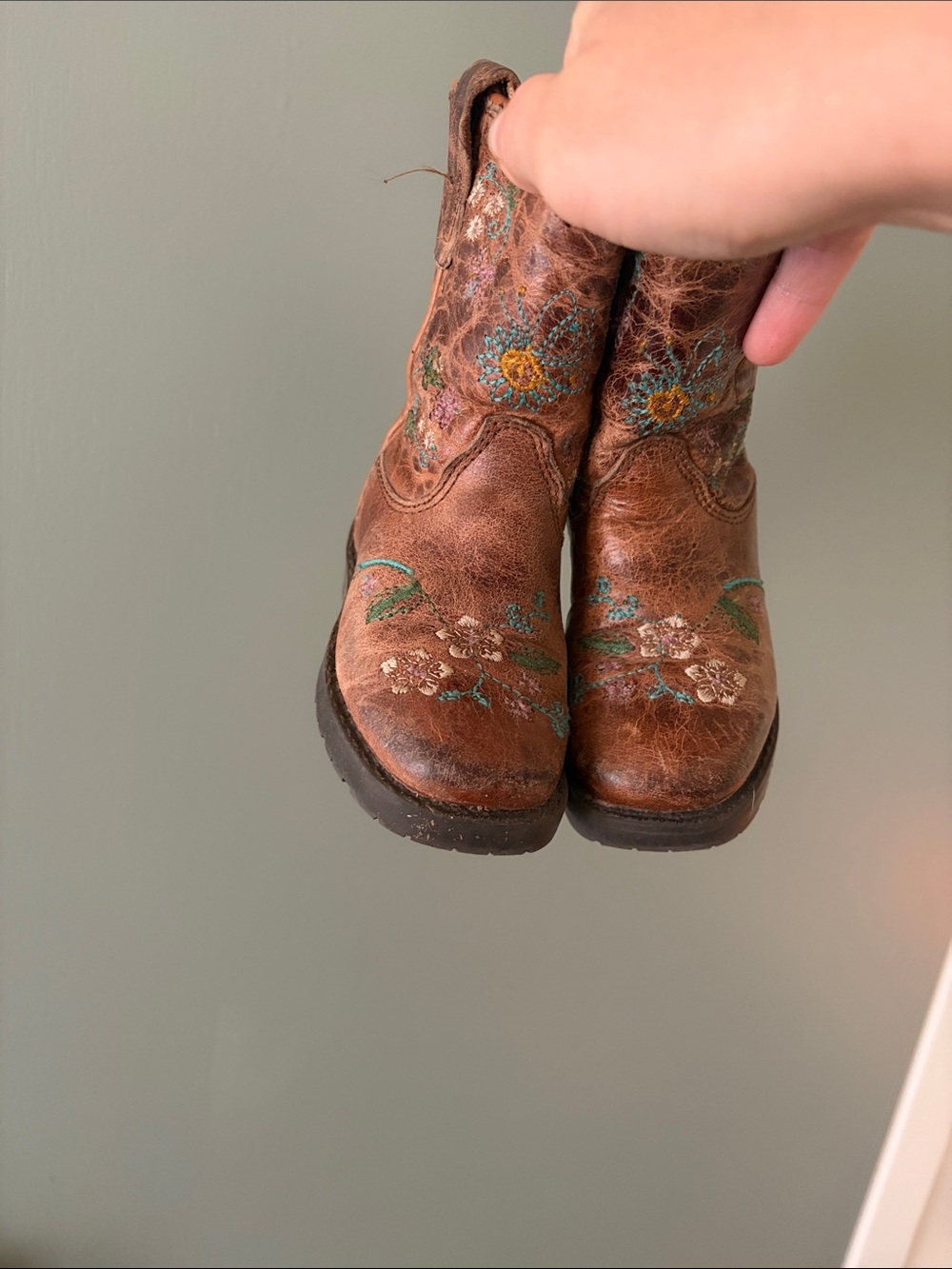Little Girl floral embroidered cowgirl boots